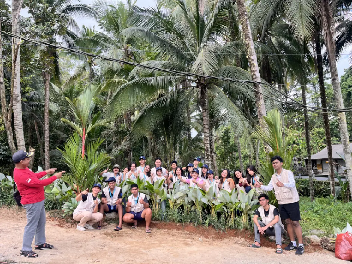 Penataan Estetika Taman Desa melalui Program Aksi Hijau KKN Universitas Dhyana Pura di Marga Dauh Puri